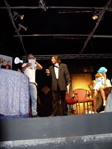 Una scena della commedia-giallo