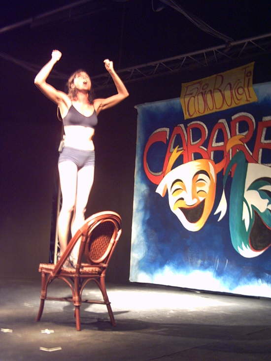 Stefy canta ''Life is Cabaret''