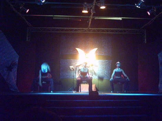 Ely, Anna e Giada in ''Moondance''