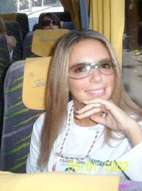 Sara in bus